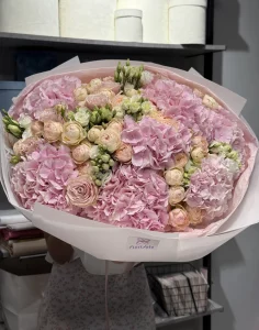klassicheskiy-buket-flasti:-zazhzhet-ogony-v-glazah-lyuboy-devushki