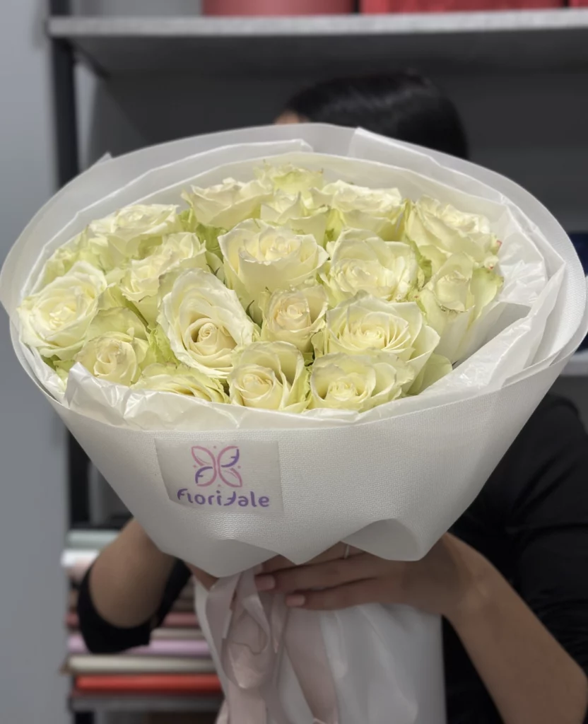 Букет роз Ангел: тонкая грань между красотой и светом buket-roz-angel:-tonkaya-grany-mezhdu-krasotoy-i-svetom